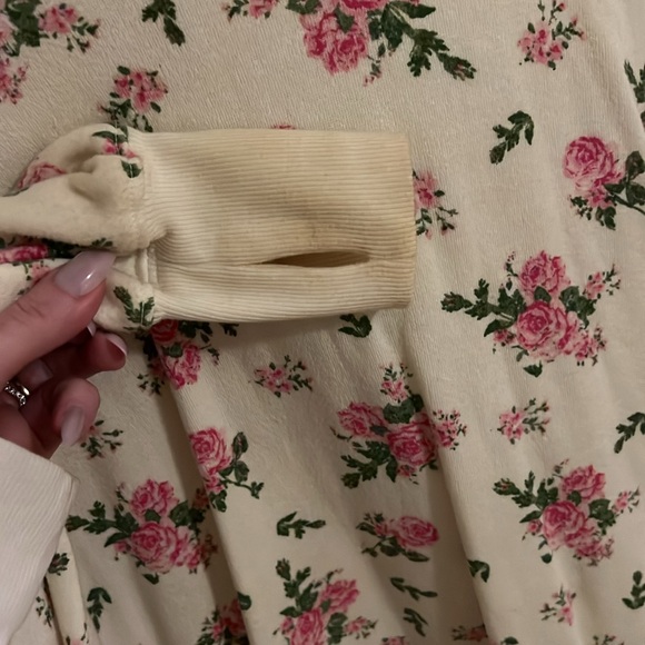 Pam & Gela Floral Print Hooded Sweatshirt size P / XS - Picture 8 of 11